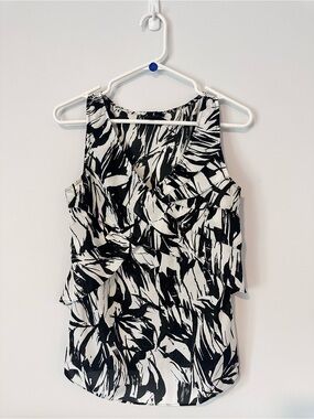 Anne Klein Black & White Printed Ruffle V-Neck Camisole Size Small